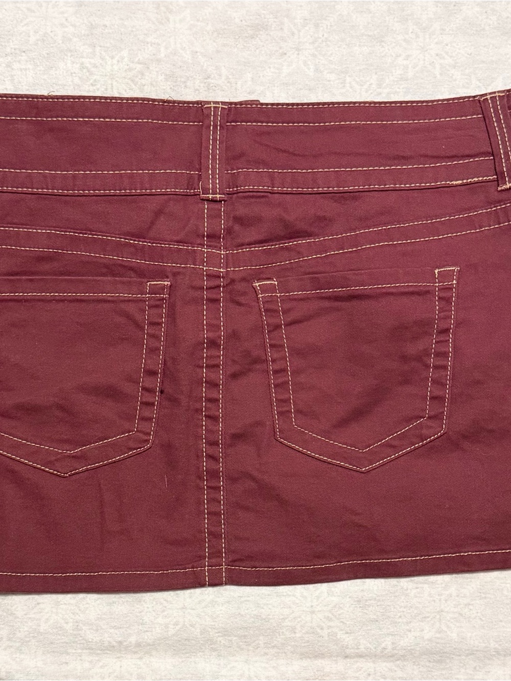 Celebrity Pink Women’s Burgundy Mini Skirt Size Large Double Button Stretch Y2K - Picture 2 of 5